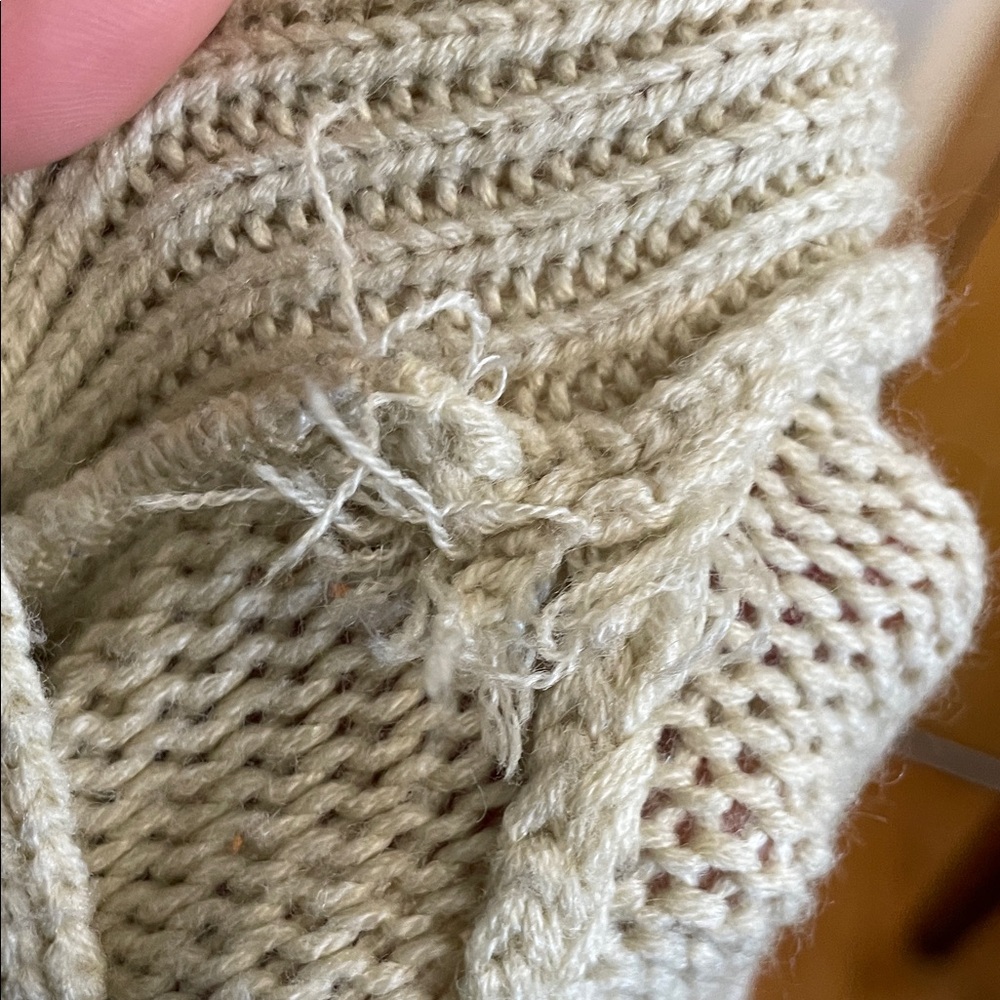 Elegant Beige Women's Cardigan - Picture 10 of 10